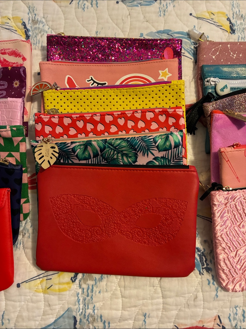 IPSY Cosmetic Pouch (18) - Picture 3 of 5